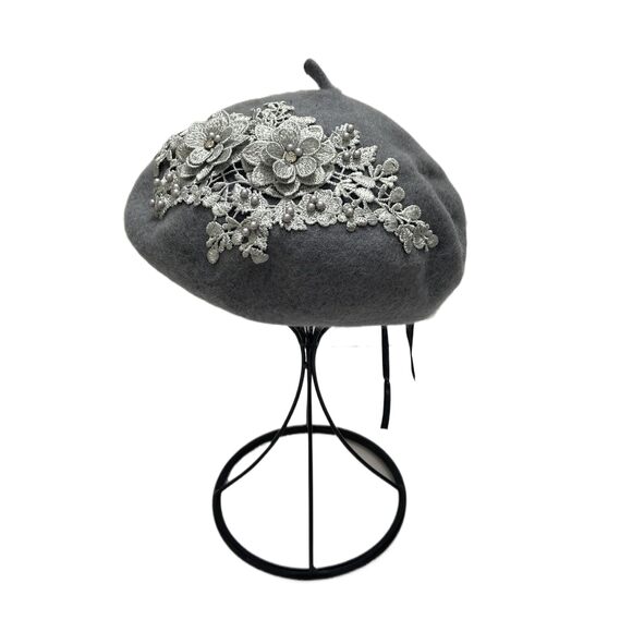 4841 French Beret Hats Classic Wool Flower Embroidery Solid Color Women